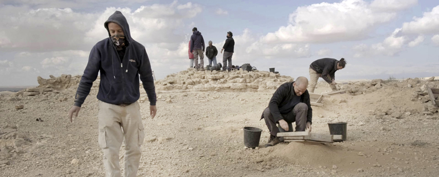 Descubren antiguas puntas de flecha de Yemen en el Negev. -  Emil Aladjem, Autoridad de Antigüedades de Israel